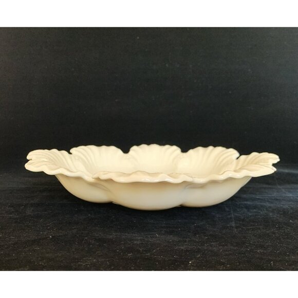 Lenox Scalloped Shell Cabbage Leaf Shallow Serving Bowl 10.5" Vintage Ivory - Picture 2 of 7